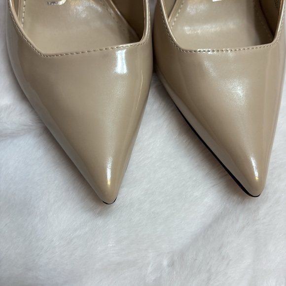 Heels - Picture 7 of 7